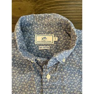 Southern Tide Boys Blue Short Sleeve Shirt with turtle print - Size XL (16) -